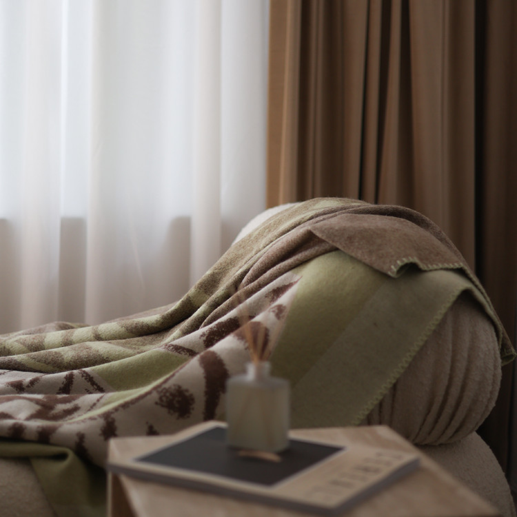 Little Tiger Mianmian Blanket Milk Green Thick Cashmere Leisure