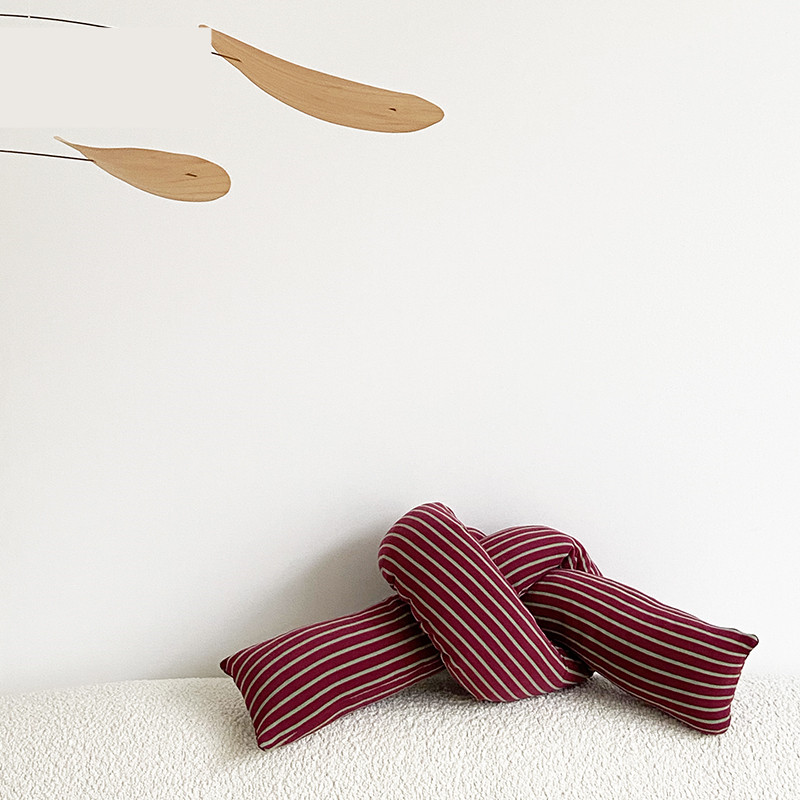 Knotted Waist And Shoulder Multifunctional Fun Pillow