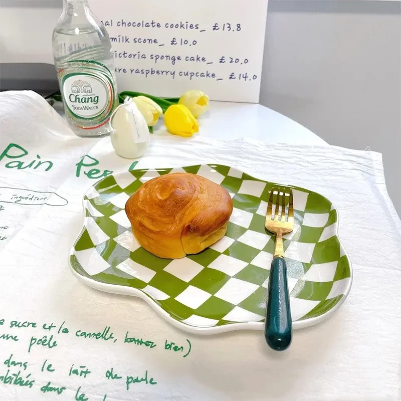 Ins High Value Tableware Black And White Green Irregular Cloud Plate