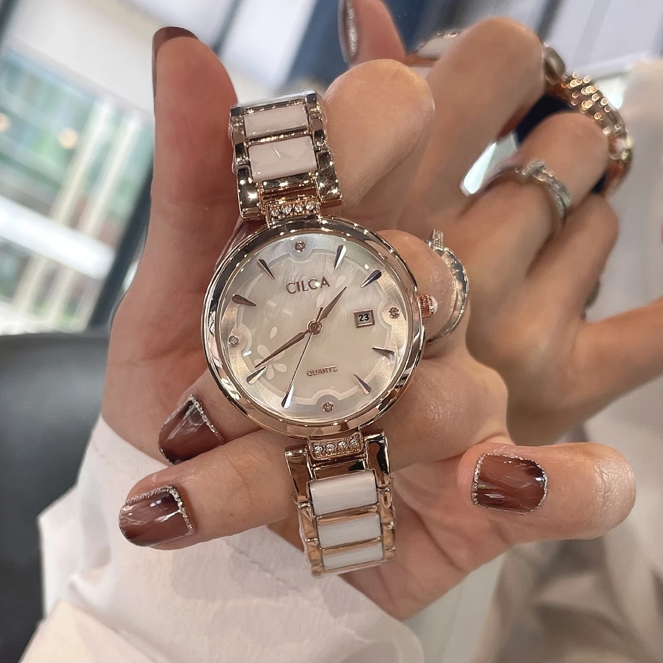 CILOA Elegant Women's Watch Ceramic Band, Stainless Steel Case, Quartz Movement, Fashionable and Luxurious Accessory