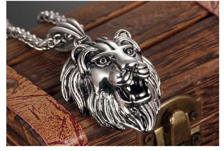 Fashion Retro Domineering Men's Pendant