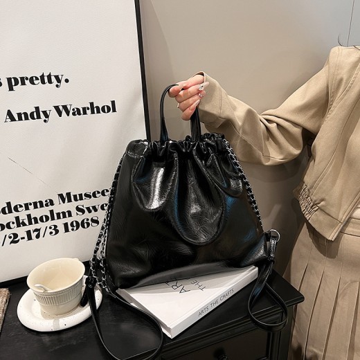 Versatile Handbag Large Capacity Fashionable Retro Shoulder Bag