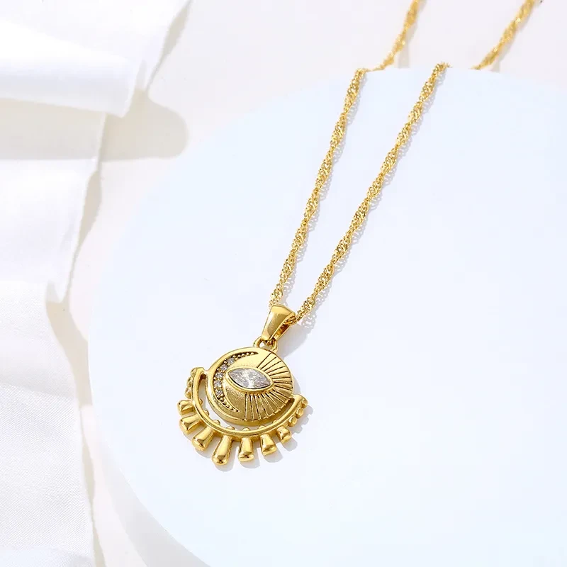 Round Zircon Eye Pendant Necklace