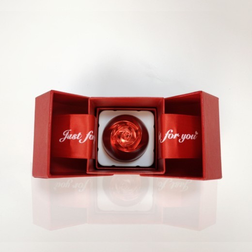 Metal rose jewelry box