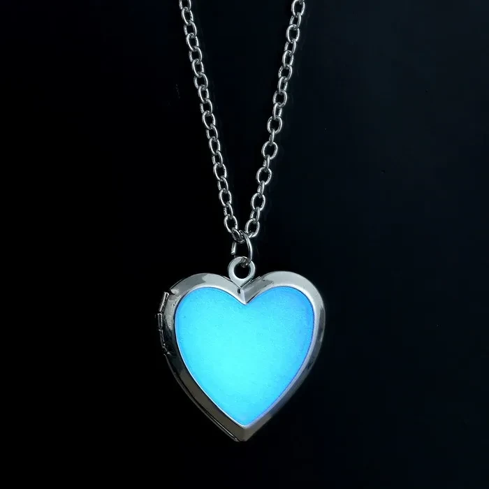 Peach Heart Alloy Fluorescent Pendant