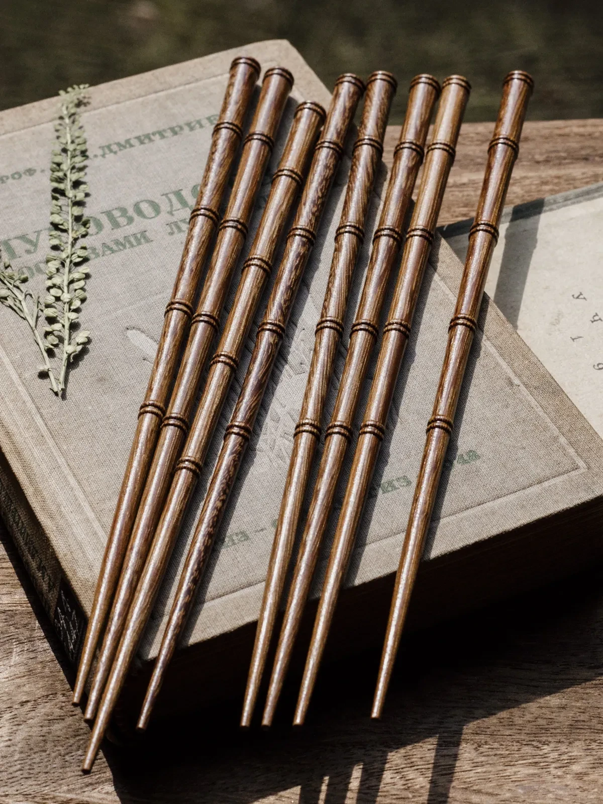 Door Frame Bamboo Sashimi Pointed Chopsticks