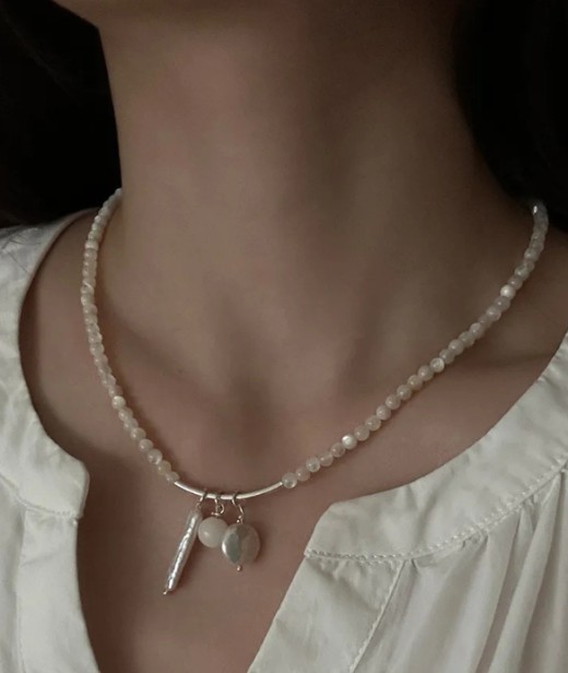 Leadwhite Lip Shell Beaded Aurora Natural Freshwater Pearl