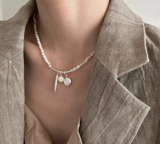 Leadwhite Lip Shell Beaded Aurora Natural Freshwater Pearl