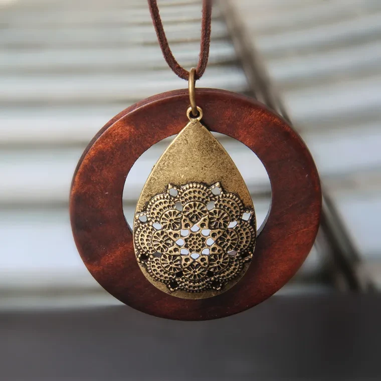 Wood Drop Alloy Pendant Sweater Chain