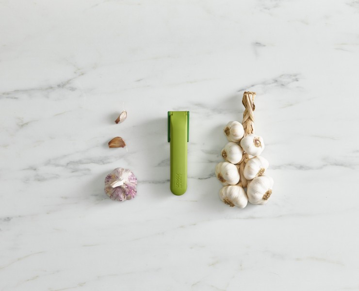 Easy-clean Garlic Press - Joseph Joseph Duo