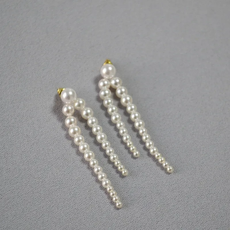 Pearl Gradient Size Tassel Earrings