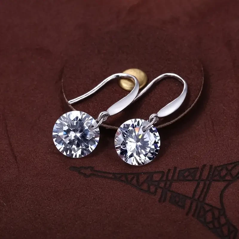 Elegant and Fashionable Round Synthetic Moissanite Earrings