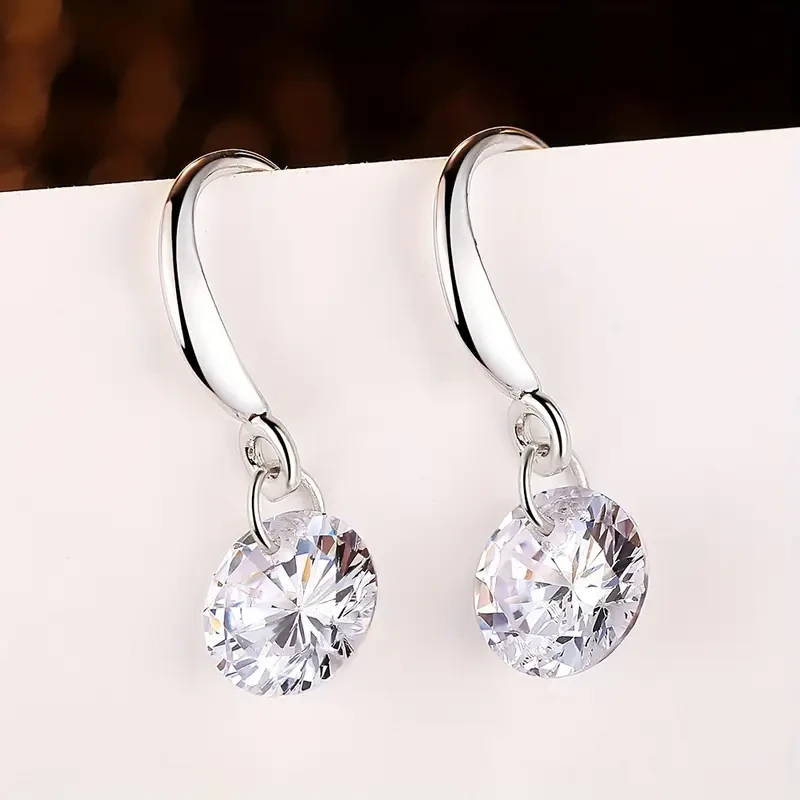Elegant and Fashionable Round Synthetic Moissanite Earrings