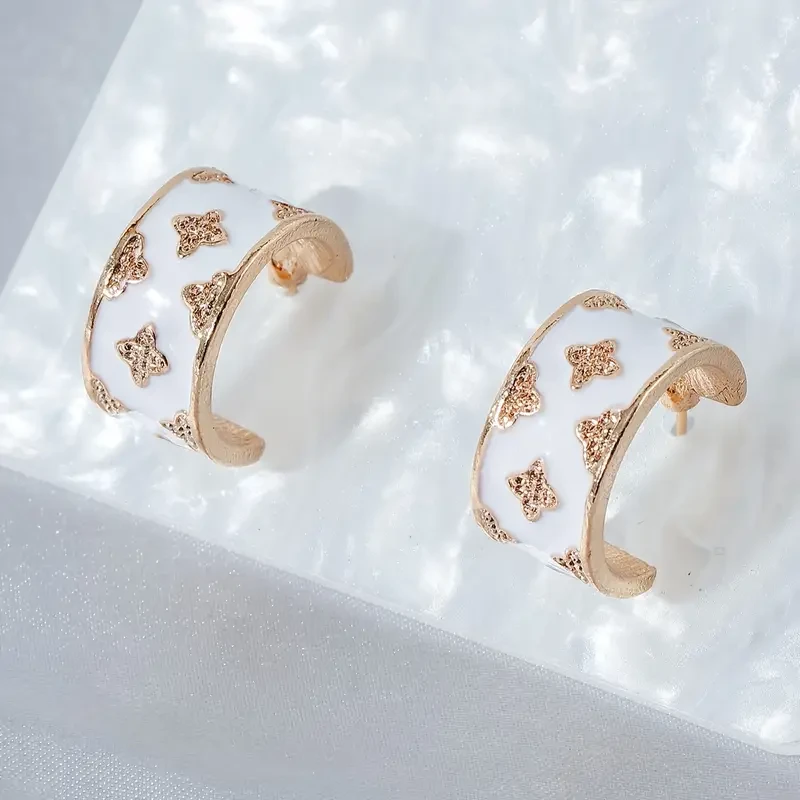 New Ladies' Light Luxury Four