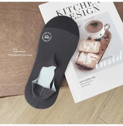 Men's Ultra-thin Breathable Ice Texture Invisible Socks Elegant Gray