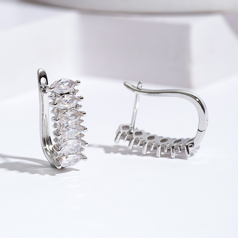 U-shaped Horse Eye Zircon Gang Drill Earrings