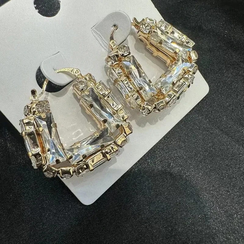 High Profile And Generous Diamond U-shaped Fashion Personality Wild Earrings