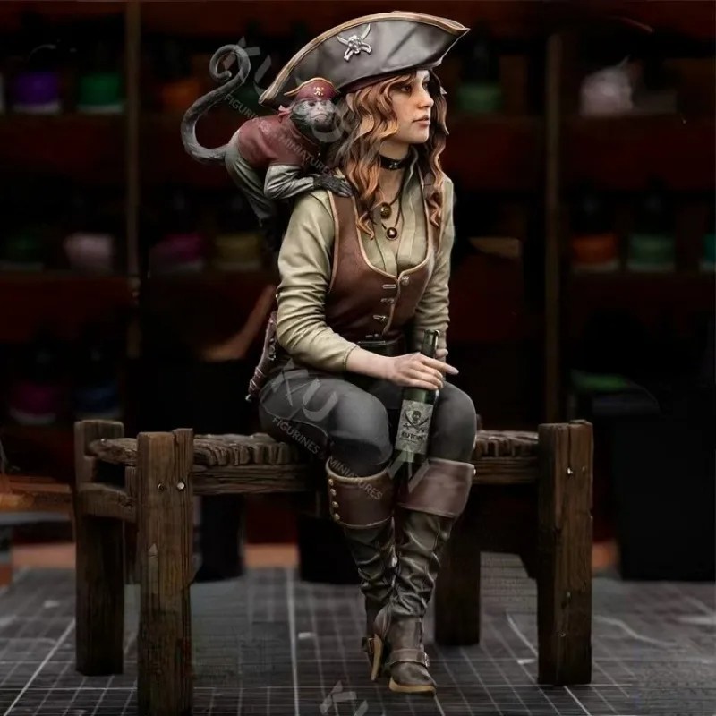 1/24 Scale Female Pirate Captain Lyra Resin Figure  Assembled Model Kit