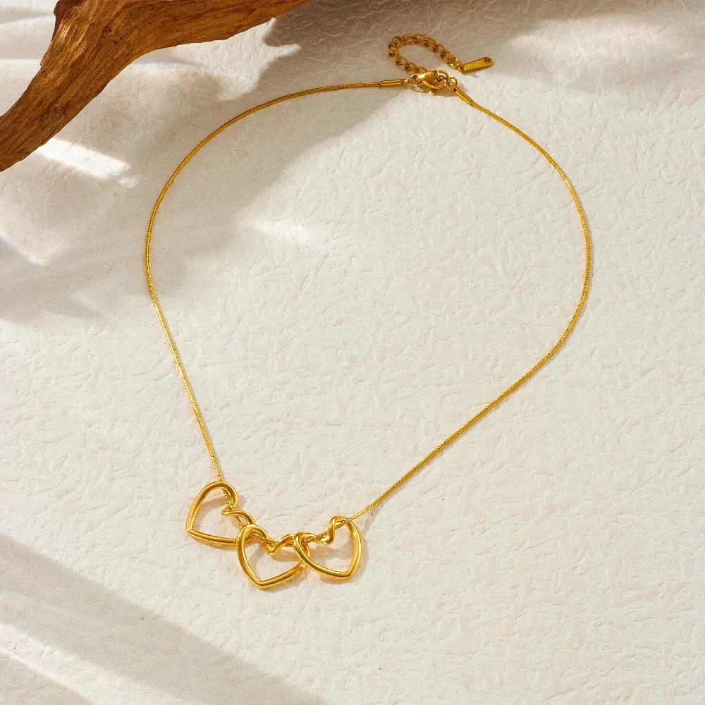Simple Gold-plated Love Connection Pendant Chain Stainless Steel Necklace