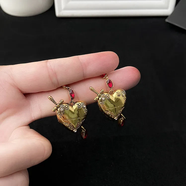 Bohemian Style Maijia Zircon Inlaid Diamond Stone Through Heart Vintage Earrings