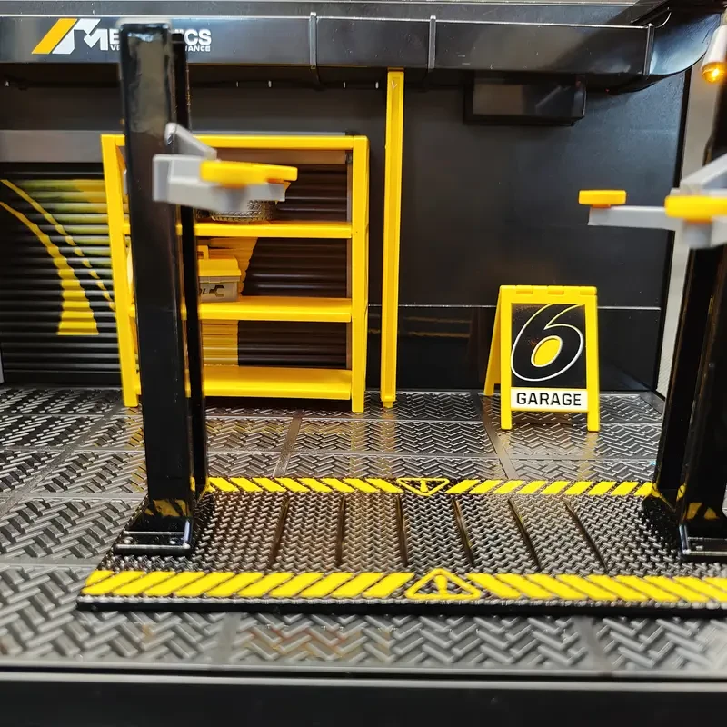 1:24 scale model, repair workshop