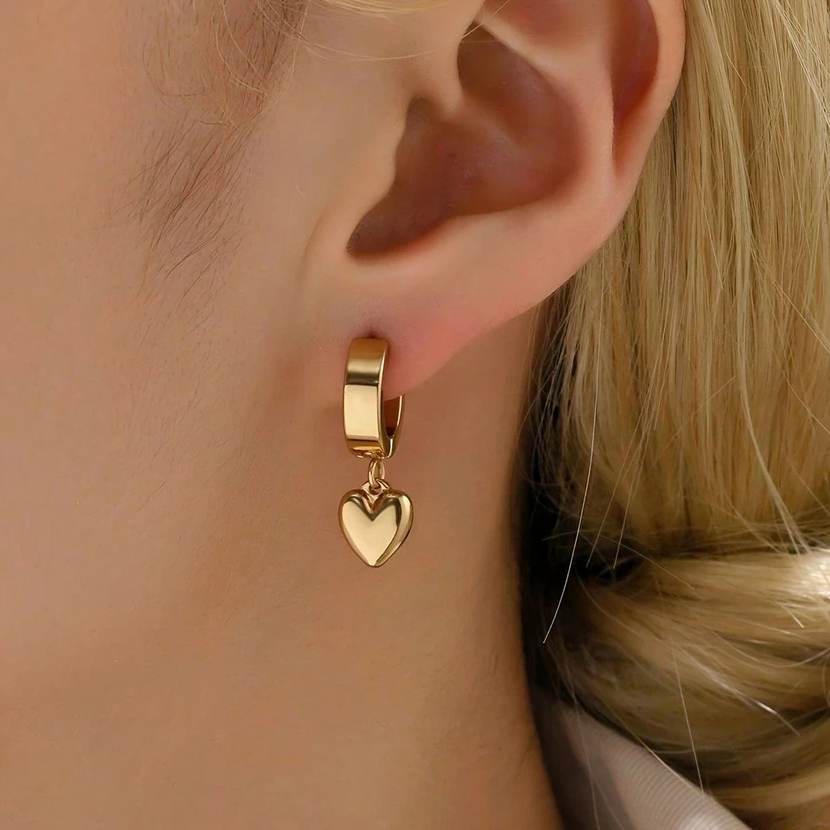 Elegant 18K Golden-Plated Stainless Steel Heart Dangle Earrings for Women  Simple & Chic Love Heart Jewelry, Perfect for Casual Attire & Valentines Day Gift