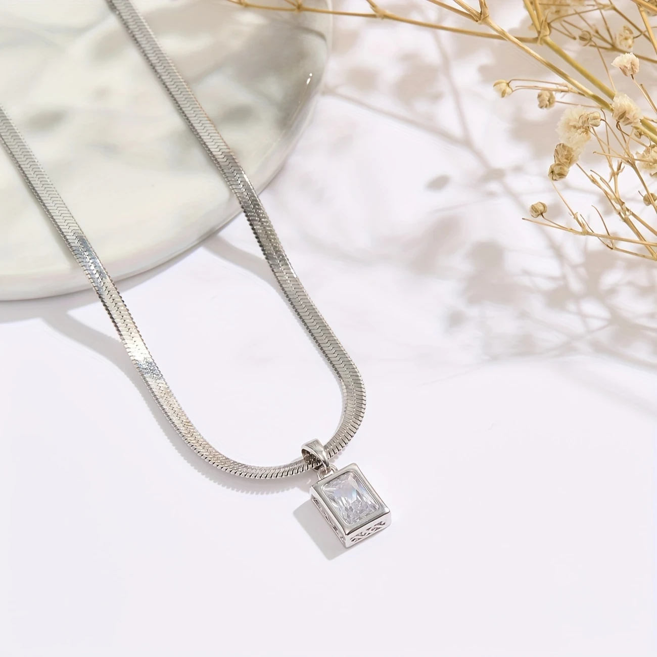 Nooxian Elegant Simple Square Copper Pendant Necklace with Synthetic Zirconia, Stainless Steel Blade Chain for Women, Versatile Daily and Vacation Accessory