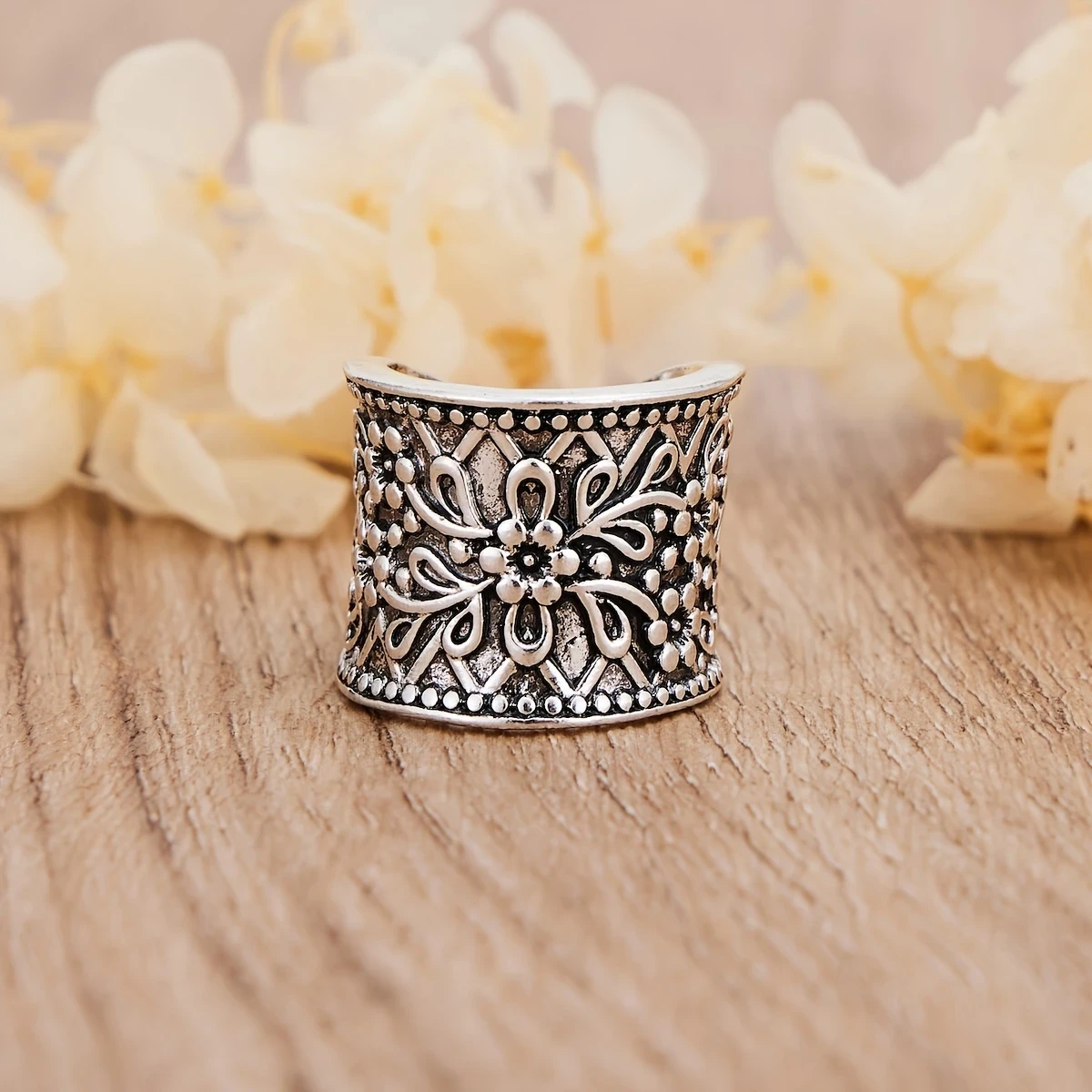 Vintage Women's Adjustable Ring with Bohemian Style Carving Exquisite Temperament, Versatile Party Jewelry Gift