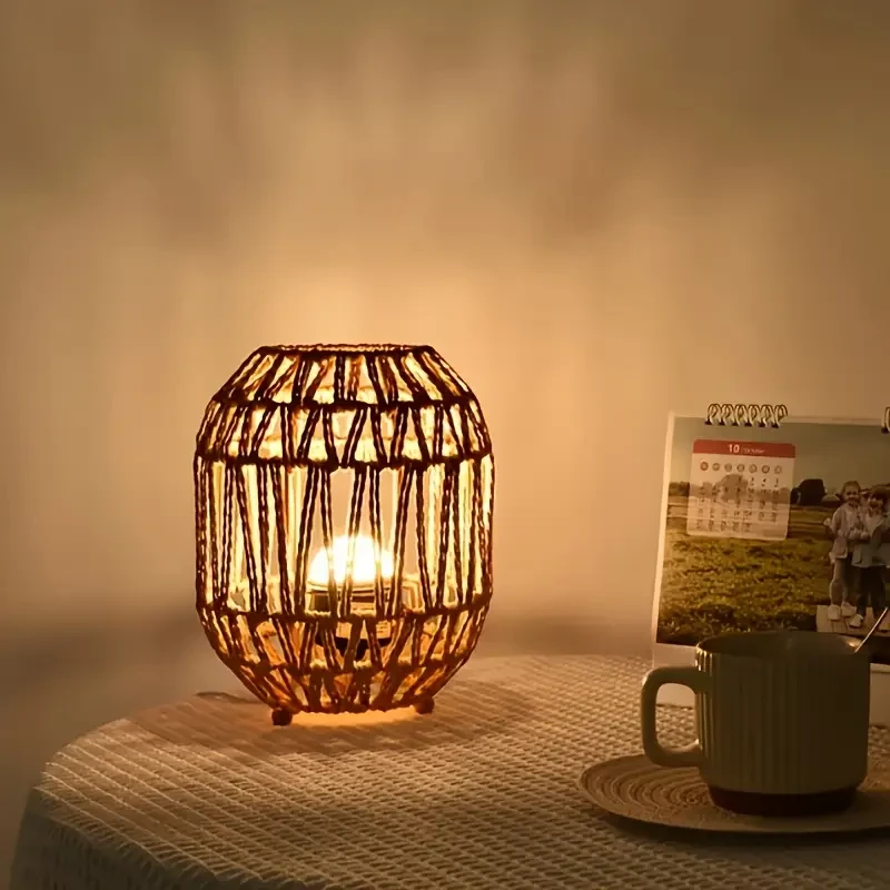 Rattan Table Lamp  Hand-Woven Small Desktop Light, Natural Decor Bedside Lamp, Farmhouse Style Bedside Lamp, Perfect for Bedroom, Living Room, Bohemian Style Room Decoration, Indoor Use
