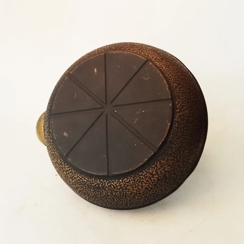 Cast iron kettle for tea