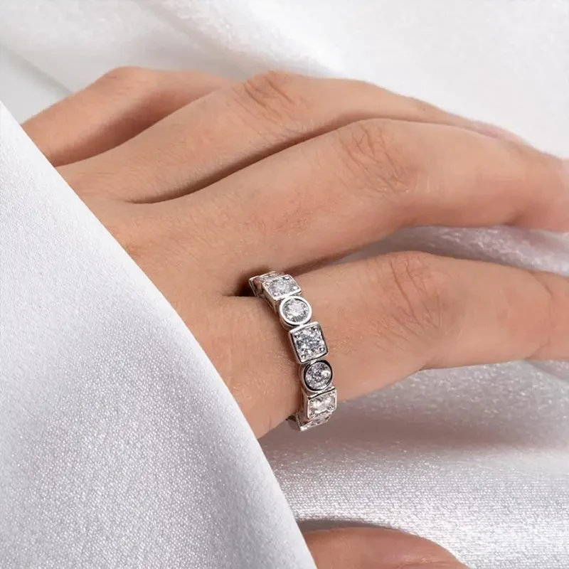Elegant S925 Silver Ring with Multi-Faceted Cubic Zirconia  Timeless Square and Round Design for Women, Perfect for Engagements, Weddings, and Special Occasions