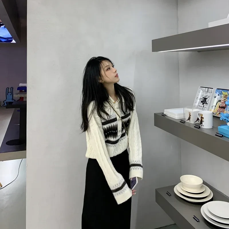 Woolen Sweater For Ladies