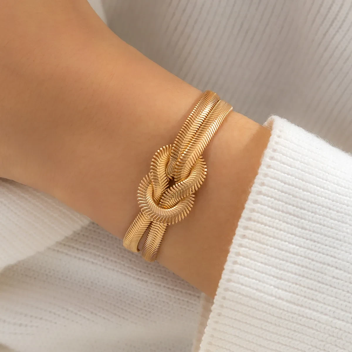 Simple Snake Bones Chain Bracelet Cold Buckle Knot