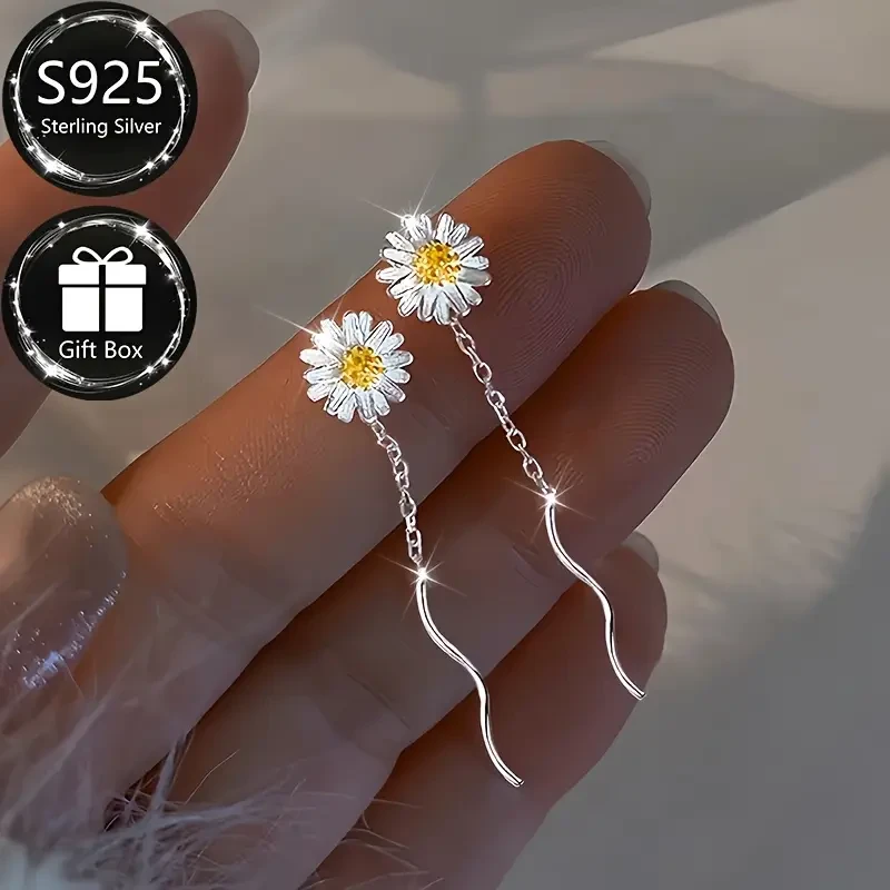 1 Pair of S925 Sterling Silver Fashion Womens Dangling Earrings Elegant Daisy Line Tassel Design for Everyday and Special Occasions