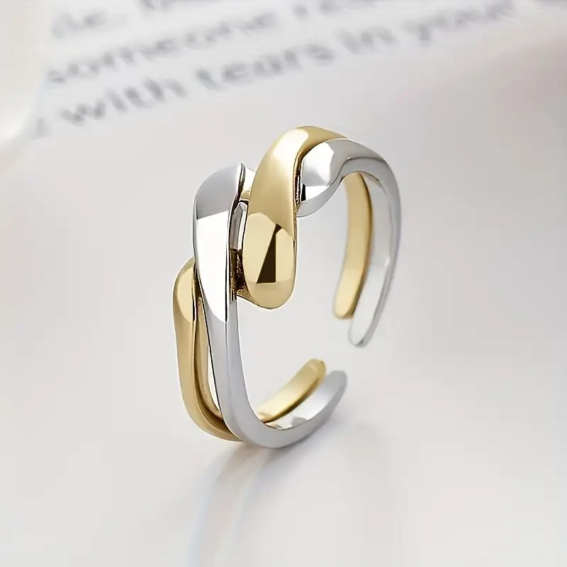 Simple Two-Tone Surround Ring with Adjustable Opening: A Versatile Accessory for Every Occasion