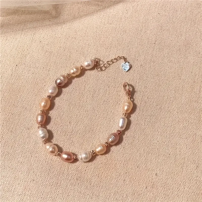 Elegant Minimalist Freshwater Pearls Bracelet with Heart Charm: A Timeless Piece for Every Occasion