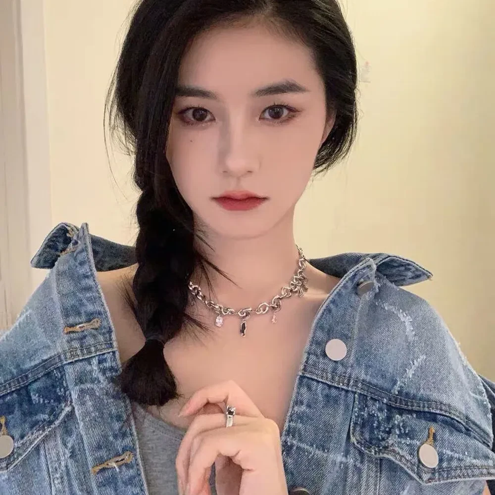 Fashion Crystal Necklace Personality Square Diamond Geometric Necklace