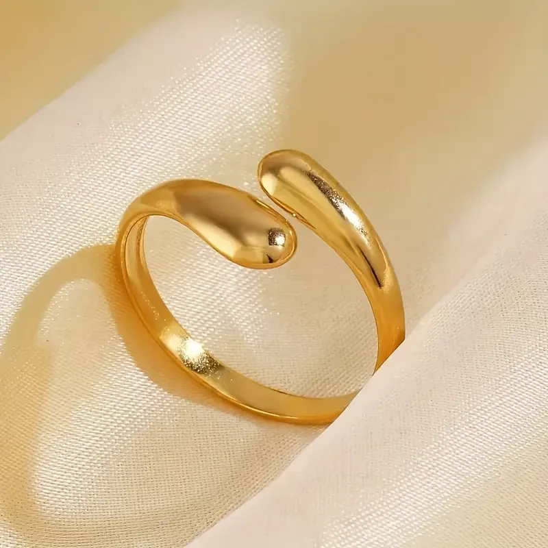 Elegant Golden-Tone Stainless Steel Open Ring  A Refined Statement for the Modern Woman