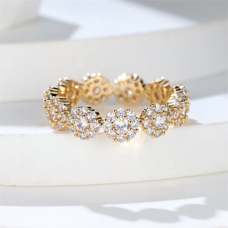 Luxury Female Charm White Zircon Ring