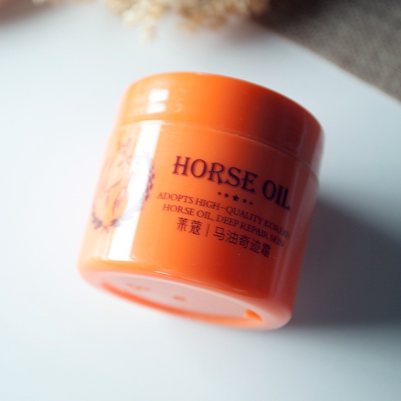 HORSE OIL  Adopts high-Quality Korean Horse Oil, Deep Repair Skin
