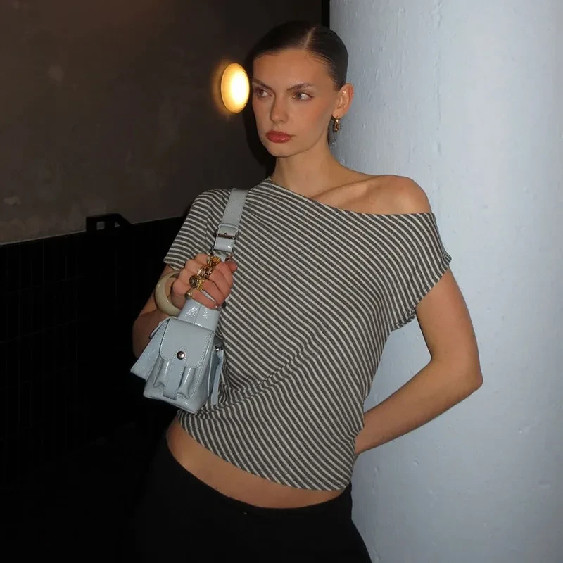 Hot Girl Personality Fashion Shoulder-baring Irregular T-shirt